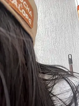 Veronica Wins  online show from February 13, 7:26 pm