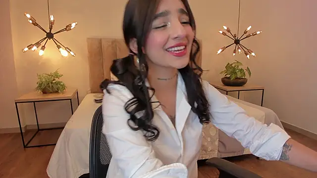 Abriil cutee online show from March 2, 9:31 pm