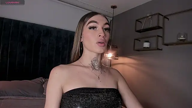 lizz lunna online show from January 9, 2:54 pm