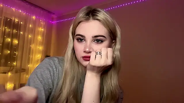 KariJarecke online show from January 16, 1:07 pm