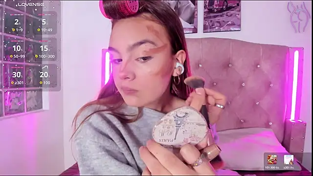 liaa  cutee online show from January 14, 11:15 am