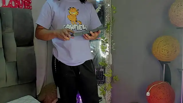 dylaans19 online show from February 13, 3:35 pm