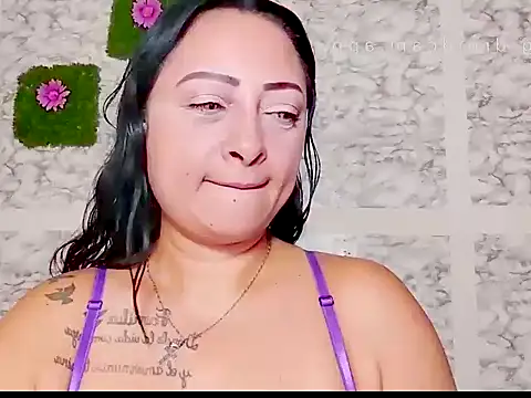 XXXStephanie XXX online show from July 3, 10:27 pm
