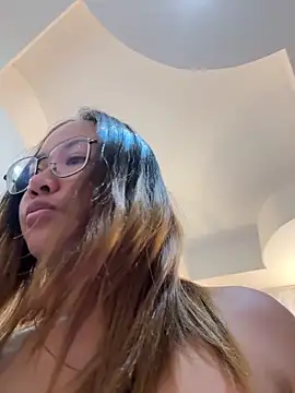 Ponthip online show from April 4, 3:55 pm