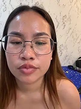 Ponthip online show from March 17, 9:30 pm