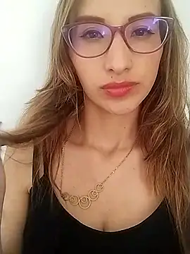 chloe bitelly  online show from March 25, 8:01 pm