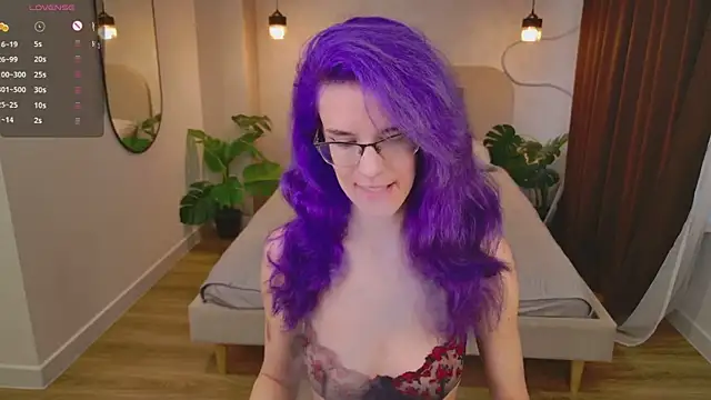 AuraLaunni online show from July 21, 7:31 am