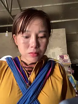 LinhLinh0099 online show from March 1, 1:38 am