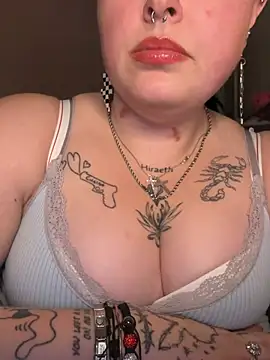 XCurvy QuinnX online show from January 16, 6:26 pm