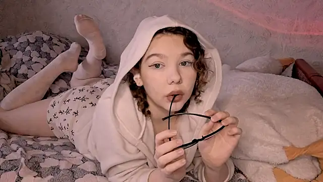 aIexobedient online show from February 13, 10:06 am