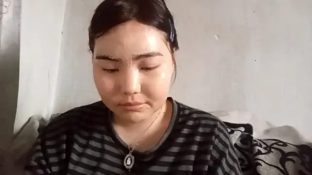 MollyAsian online show from February 16, 9:09 am