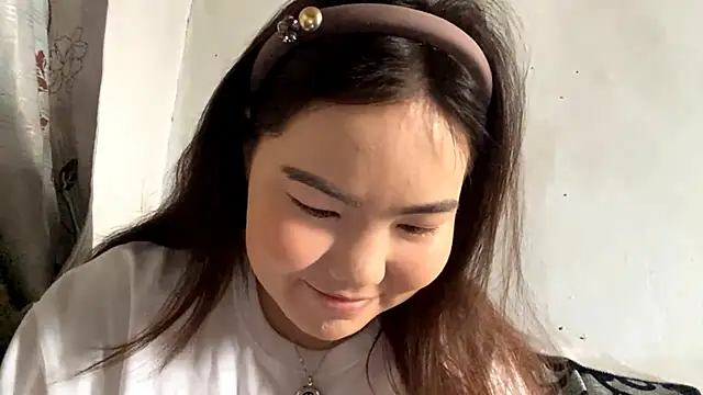 MollyAsian online show from January 12, 8:19 am