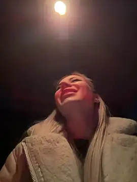 AlyssaFoxx  online show from March 15, 7:38 pm