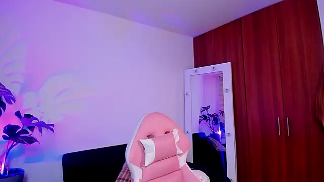 babypeach 1 online show from March 9, 10:46 pm