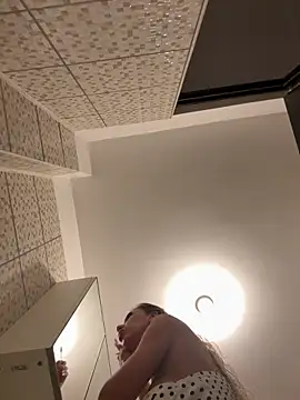 Missolevelvet online show from March 13, 6:31 pm