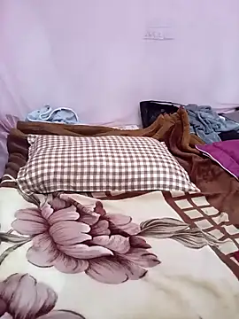 Phoebe-e online show from March 28, 8:36 am