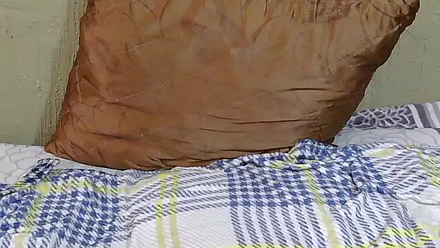 xxxChocolateBox online show from February 6, 10:07 am