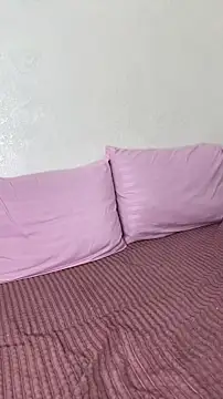 KiraMyth online show from February 11, 3:24 pm