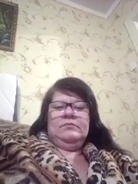 NysiOlsen online show from February 3, 5:28 pm