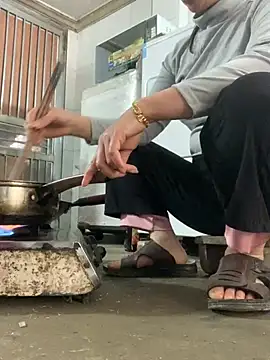 emgaisayhi online show from February 26, 7:40 am