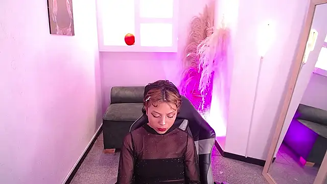 melodyy as online show from February 14, 1:46 pm