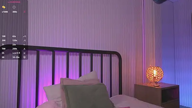 Maxiine online show from March 23, 12:00 pm