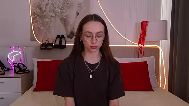 Emily Simon online show from March 19, 4:39 am