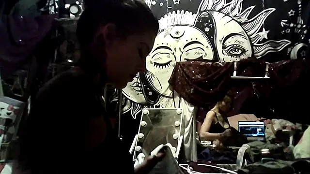 allymoon1369 online show from March 24, 8:20 am