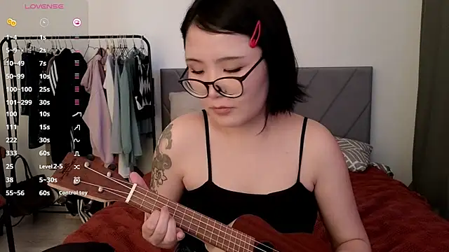 nullgirl online show from April 22, 3:47 am