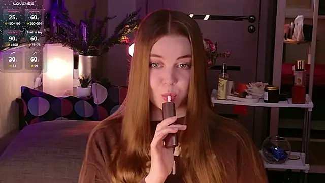 bratwifelina online show from March 31, 10:15 am