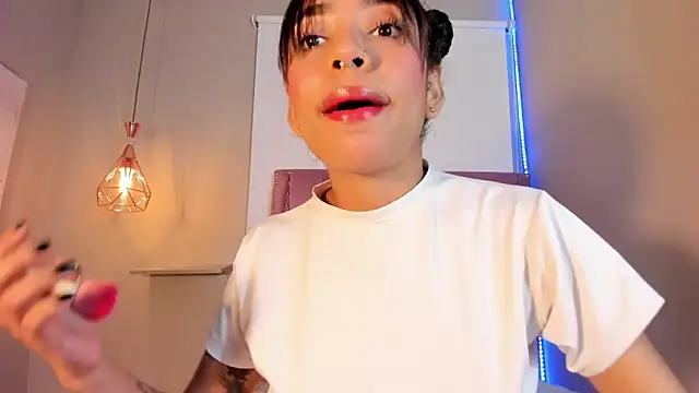 Scarlet Vixen  online show from April 4, 12:26 pm