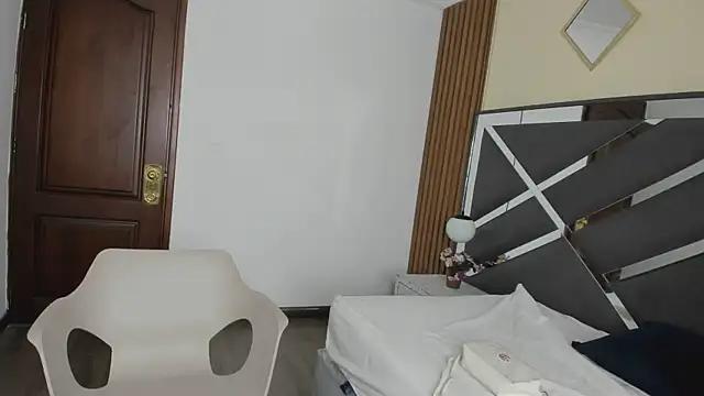 Ambarross  online show from February 10, 1:03 pm