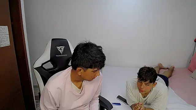 Maxwell boys online show from February 25, 3:05 am