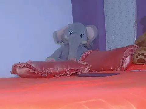 PaulinaWilliams online show from April 17, 9:50 pm