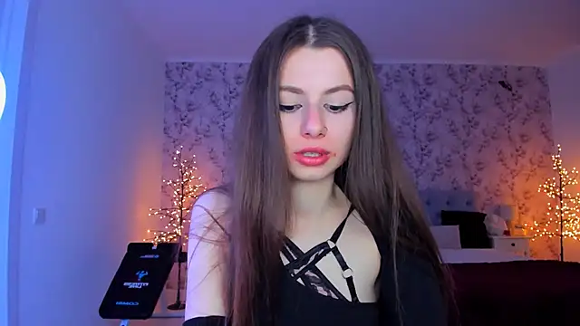 Hot Molly5 online show from May 3, 8:12 pm