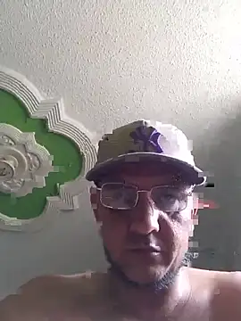 Juanstevan2724 online show from February 20, 8:42 pm