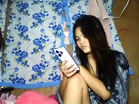 PinaySkinnyJust18 online show from June 3, 9:53 pm