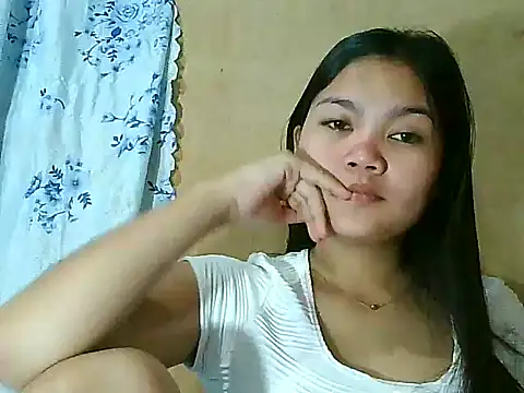 PinaySkinnyJust18 online show from January 16, 9:44 pm