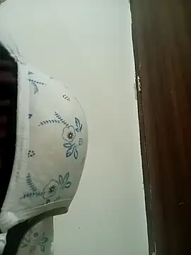 Prajakta123 online show from February 2, 5:23 pm