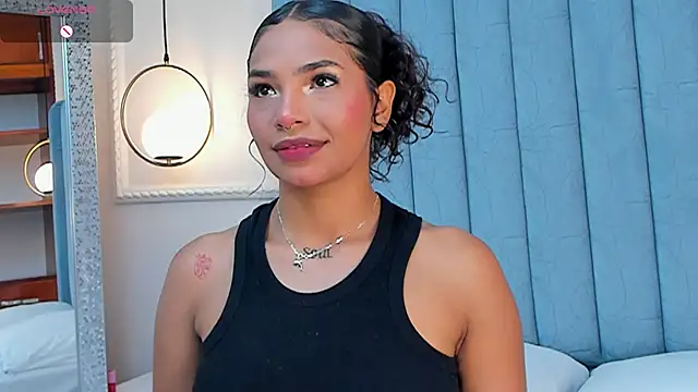 Scarlett-Banner online show from February 3, 8:01 pm