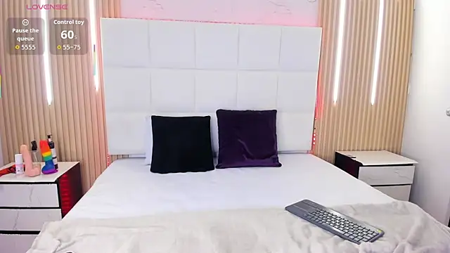 abril snow online show from February 25, 8:07 pm