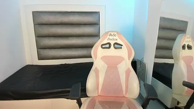 Bonnie js online show from February 26, 2:05 pm