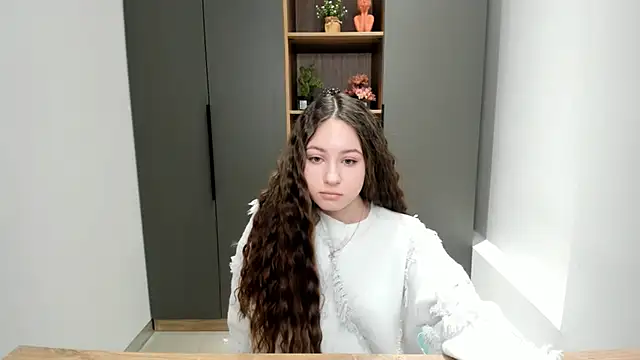 NakeshaPogar online show from January 18, 7:04 am