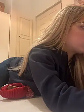 MelliMoon online show from February 19, 8:51 pm