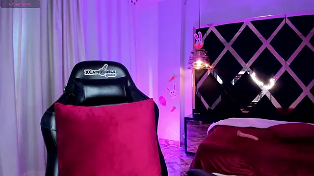 Lucia 24x online show from April 18, 7:58 pm