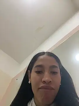 JuliaaVega online show from February 23, 1:10 pm