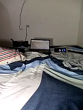 Zara  Flor online show from February 9, 9:06 pm