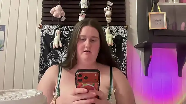 xopeachybaby online show from June 5, 9:37 am