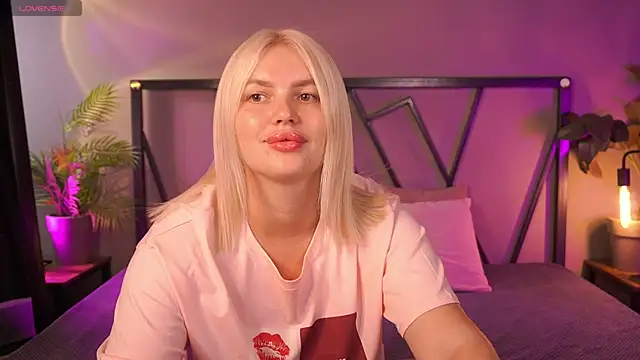 AmeliaWeells online show from July 16, 3:55 am