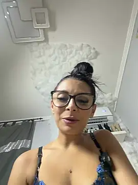 HiddendesireXO01 online show from July 10, 7:58 pm